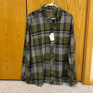 NWT men’s XL soft flannel like button down shirt